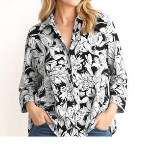 Harve Benard Black & White Floral Button-Down Blouse